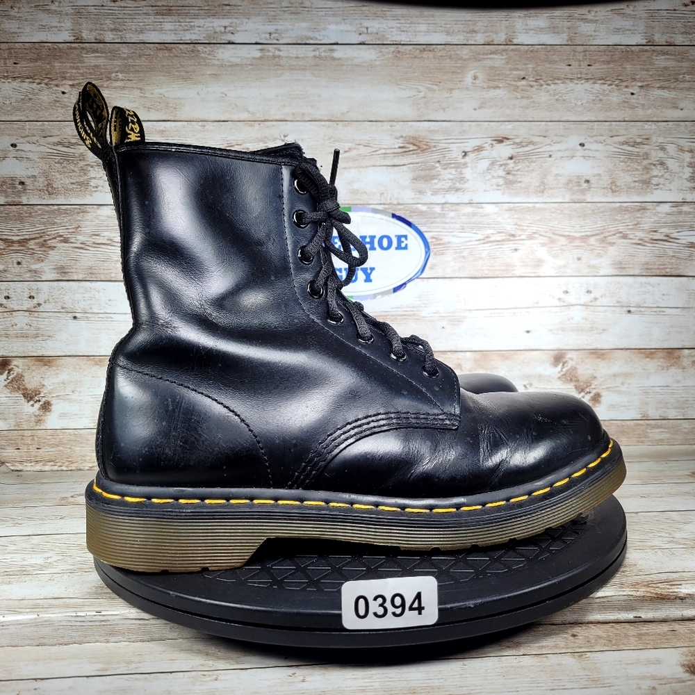 DR MARTENS 1460 WOMEN SIZE 9 BLACK SMOOTH LEATHER LACE UP BOOTS